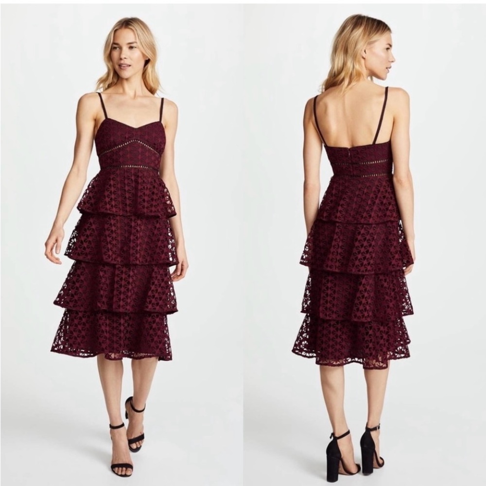 Club Monaco Becaw Lace Star
Tiered Lace Dress Burgundy Size 0